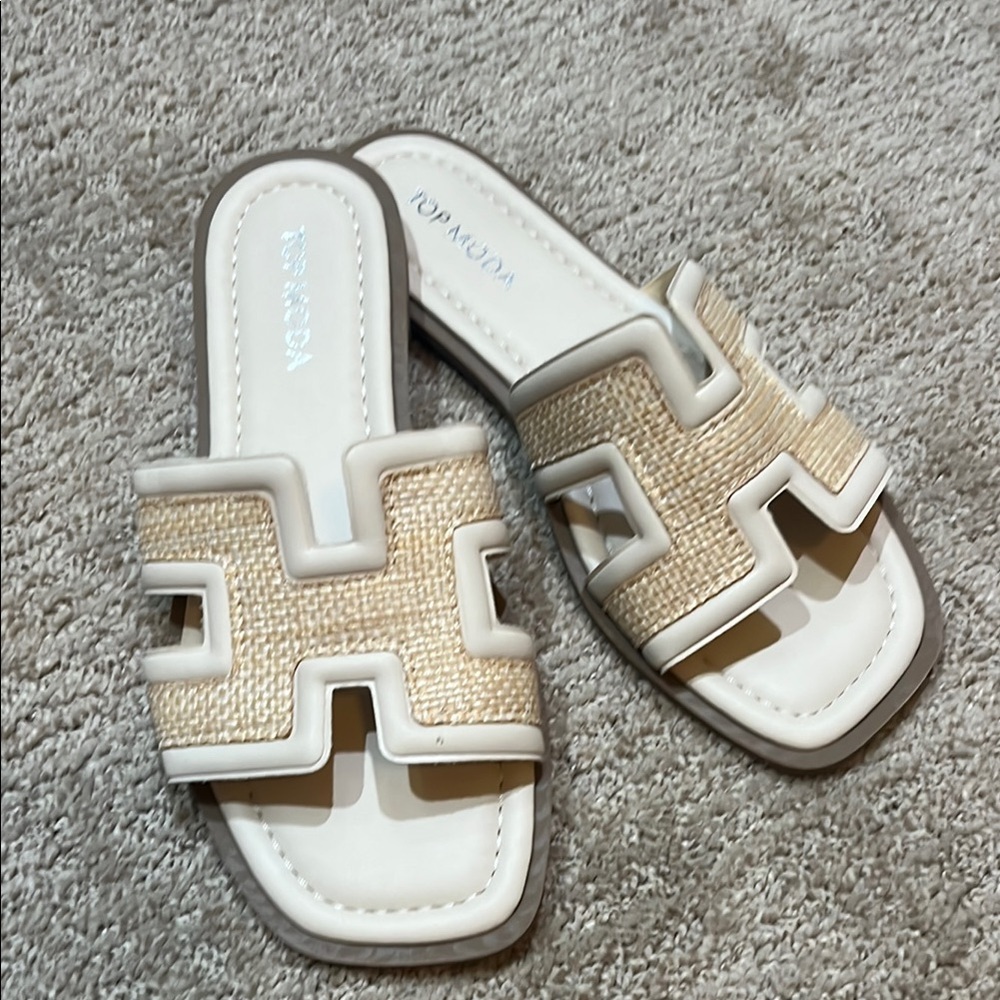 Cream H slide sandals 
Brand new
Never been worn